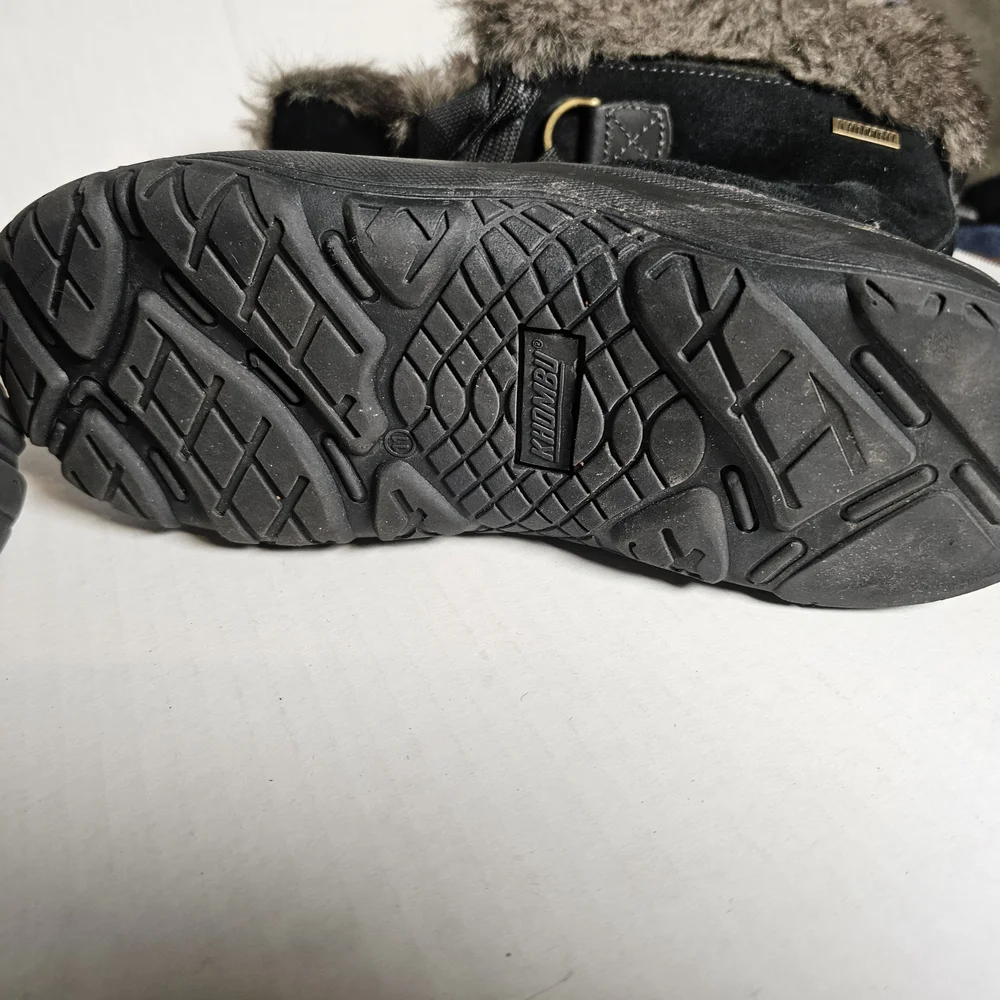 Khombu Black and Brown Winter Boots with Faux Fur - Picture 7 of 8